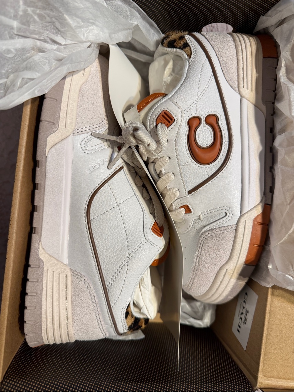 Coach Woman’s White & Tan Leather Low-Top Sn